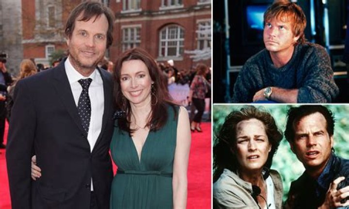 Remembering The On-Screen Chemistry Of Kelly Rowan And Bill Paxton